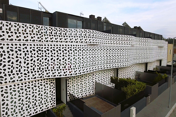 Aliuminio išplėstinis metalinis ekranas, skirtas architektūriniam dekoravimui gyvenamajame rajone